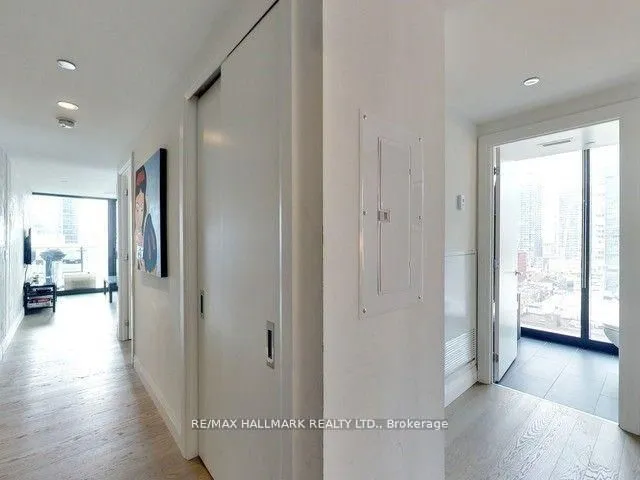 Additional image 18 of 224 King St Unit 1407