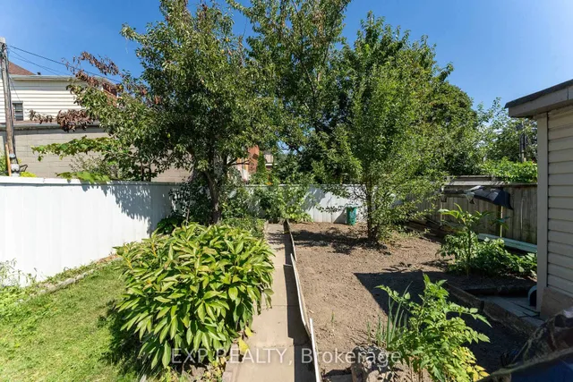 Additional image 43 of 2505 Dufferin St