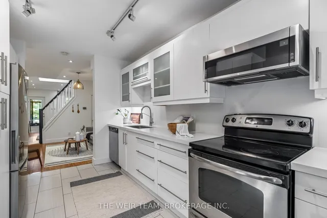 Additional image 11 of 612 Woodbine Ave