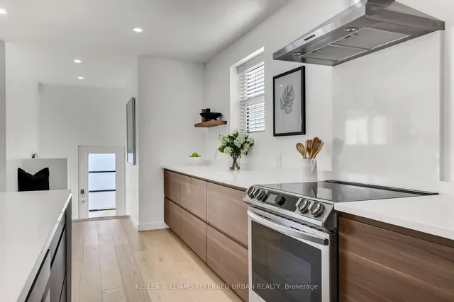 Additional image 23 of 106 Leyton Ave