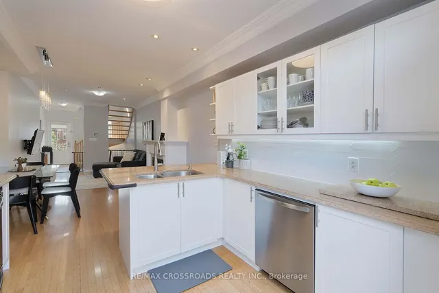 Additional image 7 of 3890 Bloor St Unit 6