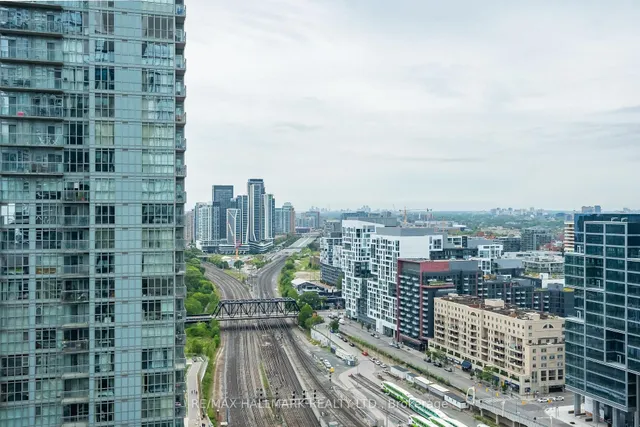 Additional image 23 of 25 Capreol Crt Unit 3008