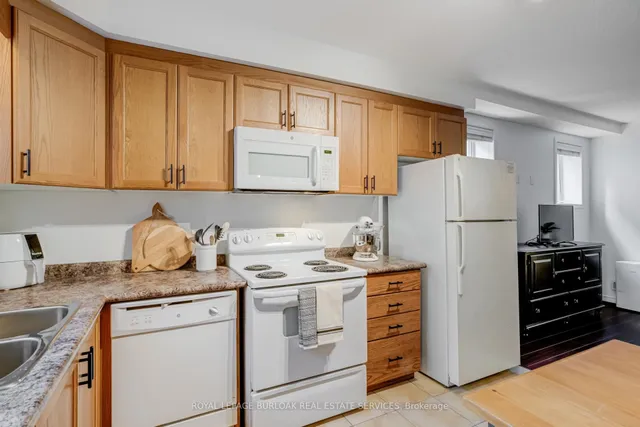 Additional image 17 of 1941 Ottawa St Unit 9A