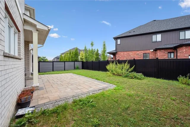 Additional image 32 of 77 Eaglecrest St