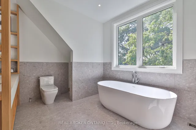 Additional image 32 of 273 Grace St