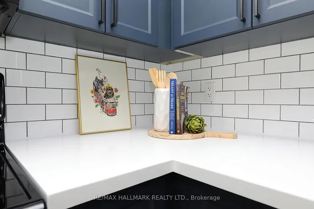 Additional image 10 of 18 Laidlaw St Unit 1005