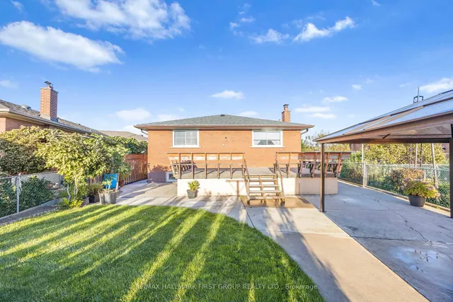 Additional image 30 of 154 Fairglen Ave