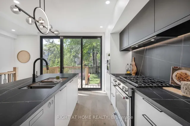 Additional image 19 of 324 Lee Ave