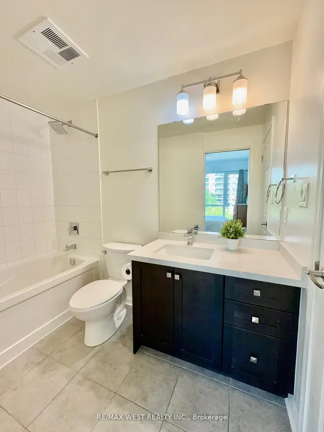 Additional image 16 of 639 Lawrence Ave Unit 310