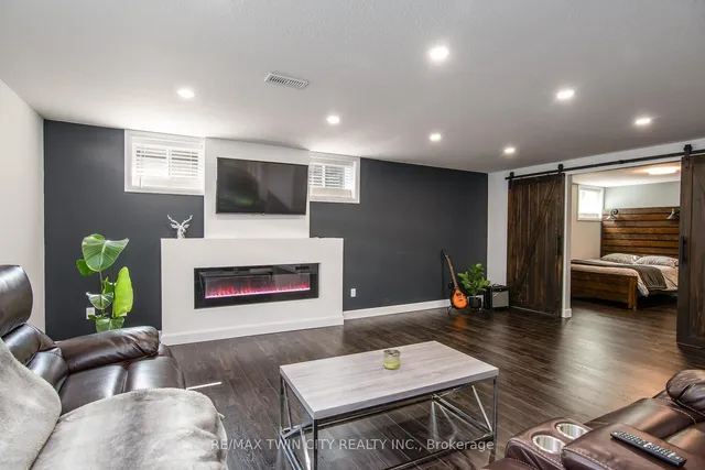 Additional image 43 of 232 Shady Glen Cres