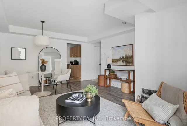 Additional image 8 of 801 Bay St Unit 709