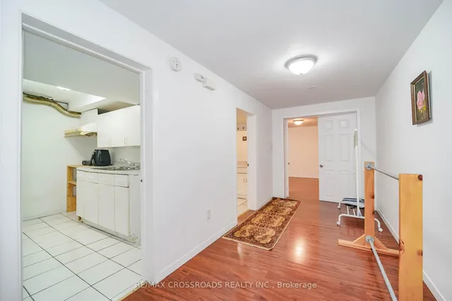 Additional image 16 of 8 Topaz Gate