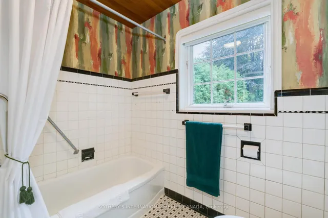 Additional image 28 of 239 Empress Ave