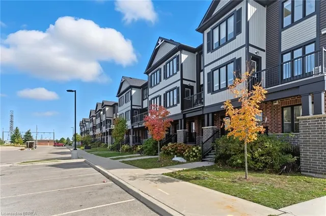 Additional image 2 of 160 Rochefort Street St Unit A17