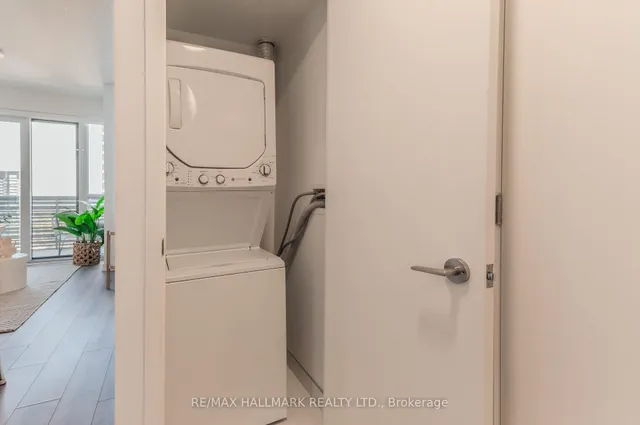 Additional image 20 of 39 Roehampton Ave Unit 2902
