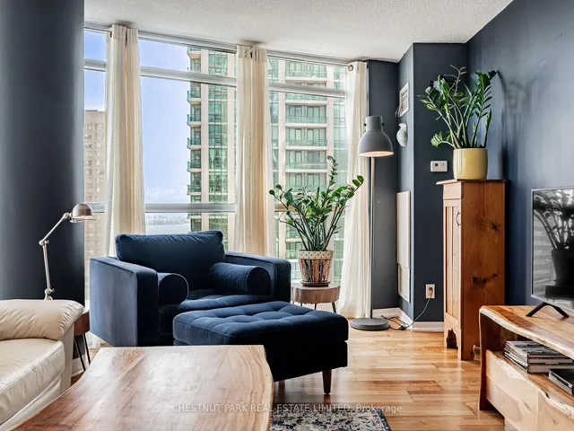 Additional image 10 of 18 Yonge St Unit 2211