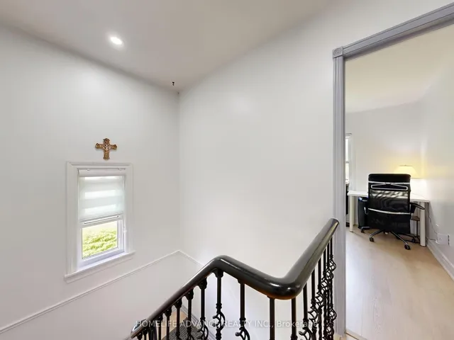 Additional image 25 of 75 Mossbrook Cres