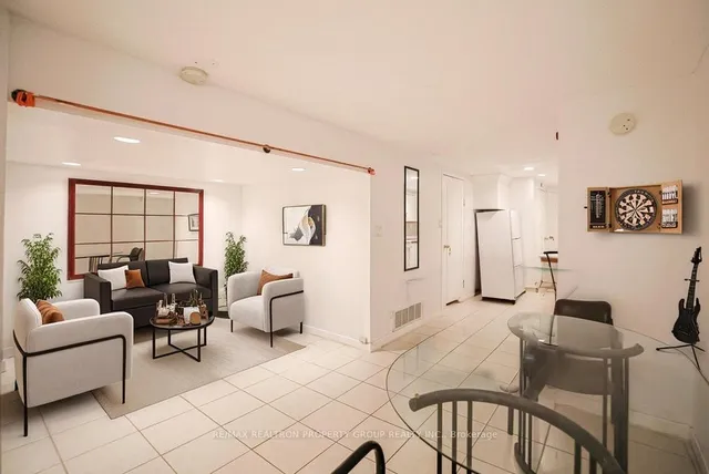 Additional image 30 of 141 Gerrard St