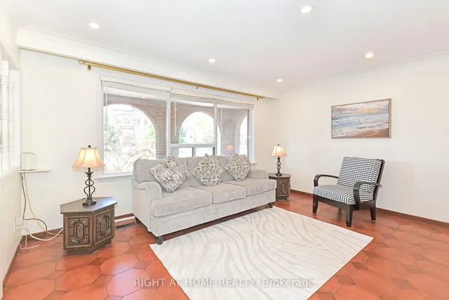 Additional image 6 of 1033 Islington Ave