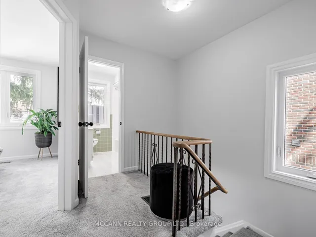 Additional image 21 of 157 1/2 Roslin Ave