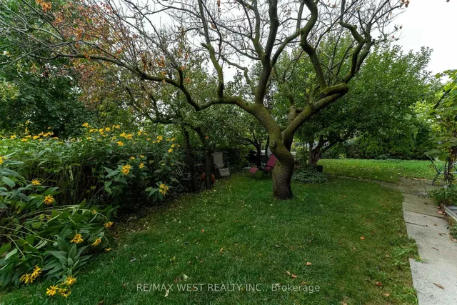 Additional image 40 of 330 Pellatt Ave