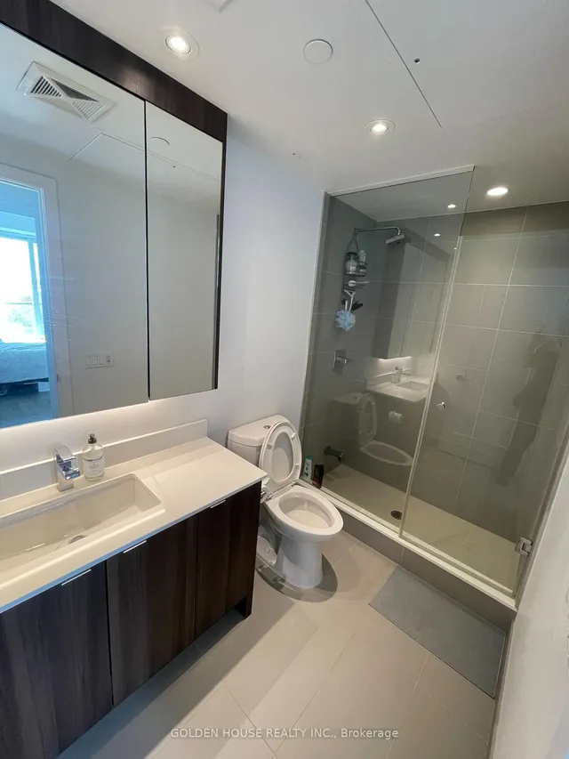 Additional image 16 of 1 Edgewater Dr Unit 314