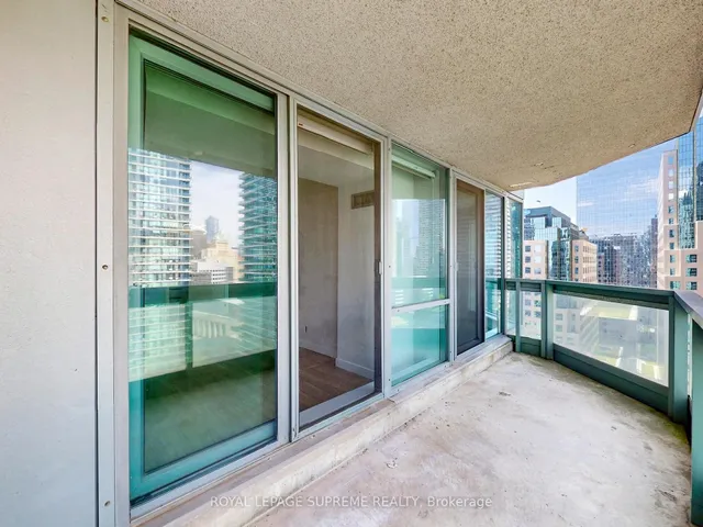 Additional image 31 of 10 Queens Quay Unit 2210