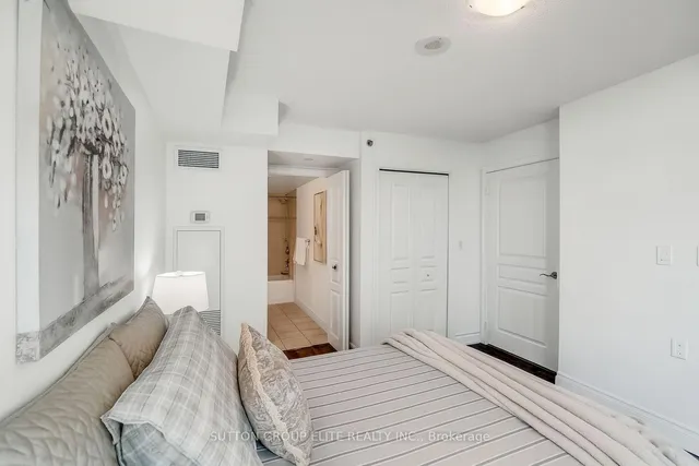 Additional image 23 of 3 Marine Parade Dr Unit 401