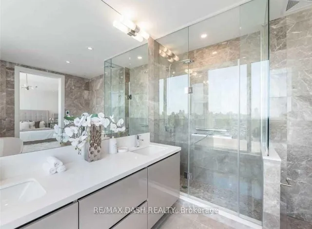 Additional image 34 of 151 Avenue Rd Unit 806