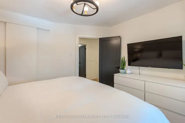 Additional image 26 of 109 Douglas Ave