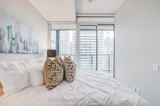 Additional image 23 of 125 Peter St Unit 3211