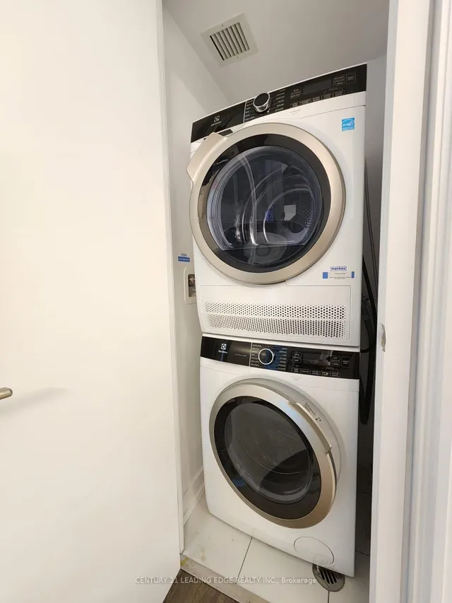 Additional image 11 of 219 Dundas St Unit 701