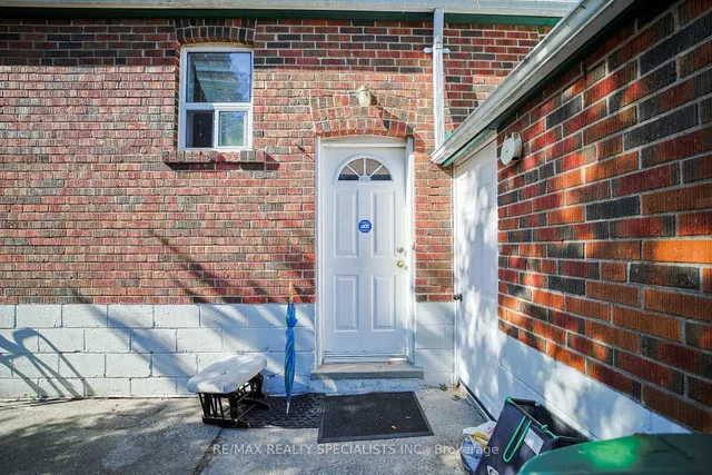 Additional image 29 of 127 Flora Dr