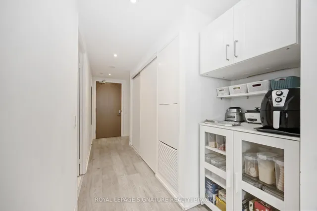 Additional image 3 of 251 Jarvis St Unit 1725