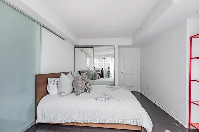 Additional image 15 of 386 Yonge St Unit 1408