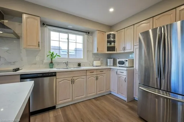 Additional image 11 of 107 Dinison Cres