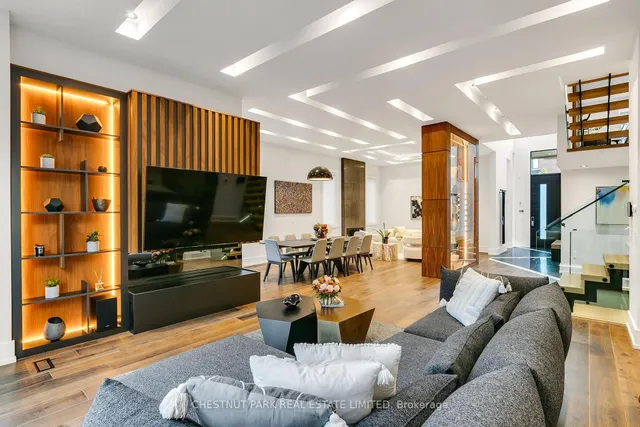 Additional image 15 of 514 Douglas Ave