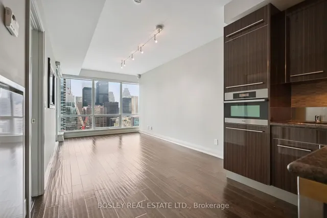 Additional image 12 of 80 John St Unit 3210