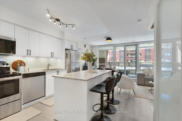 830 Lawrence Ave Unit 320