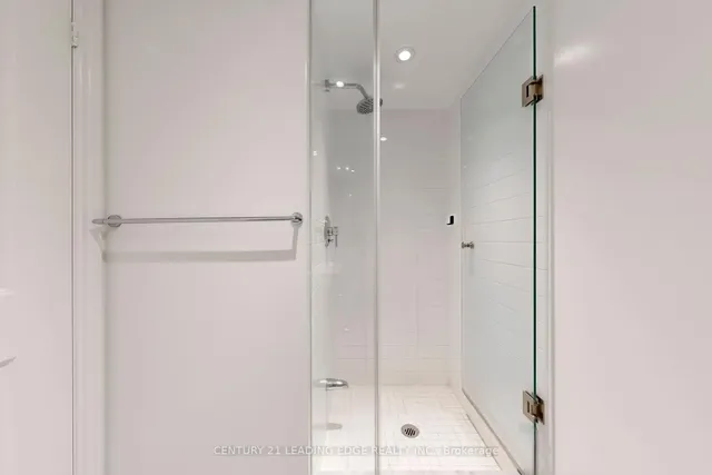 Additional image 22 of 386 Yonge St Unit 1904
