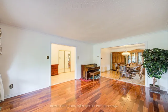 Additional image 5 of 2908 Victoria Park Ave