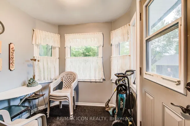 Additional image 34 of 105 Lorne Cres