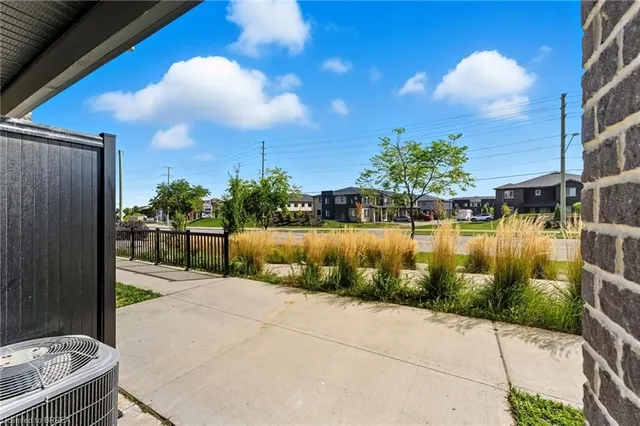 Additional image 21 of 160 Rochefort Street St Unit A17