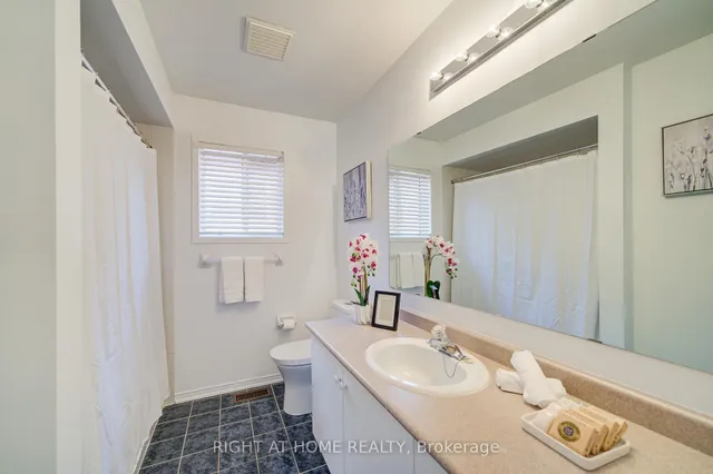 Additional image 22 of 19 Purdy Cres