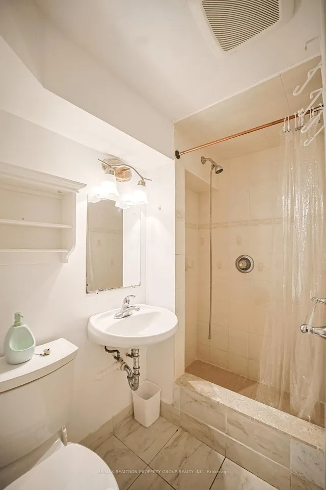 Additional image 33 of 141 Gerrard St