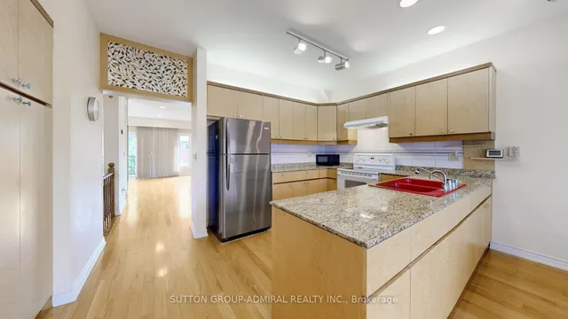 Additional image 17 of 33 Carnival Crt