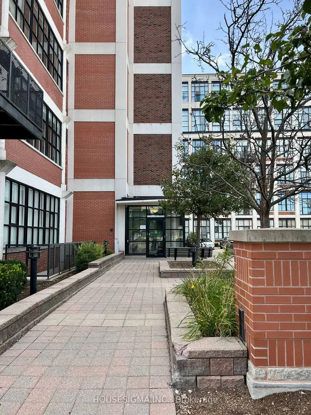 Additional image 2 of 404 King St Unit 109