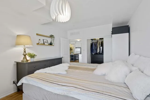 Additional image 18 of 3563 Lake Shore Blvd Unit 212