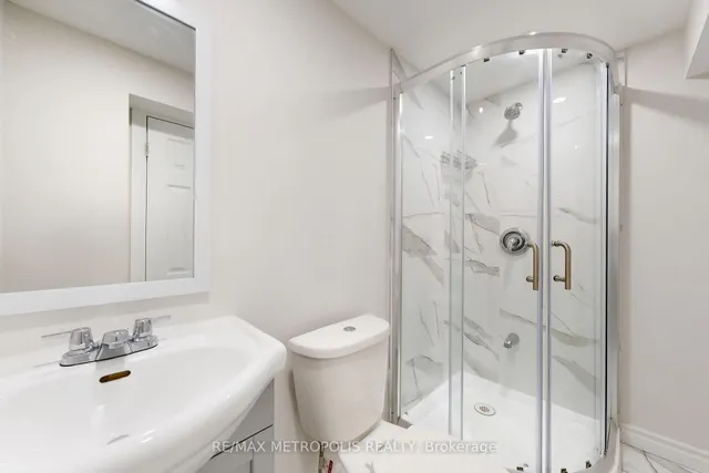 Additional image 39 of 162 Lord Roberts Dr