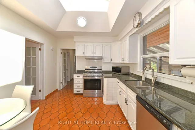 Additional image 7 of 1033 Islington Ave